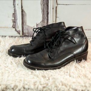 White Mountain 9 Black Ankle Lace Boots
